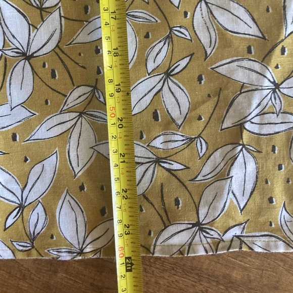 Rachel Zoe 100% Linen Top, Size Medium - Picture 4 of 9